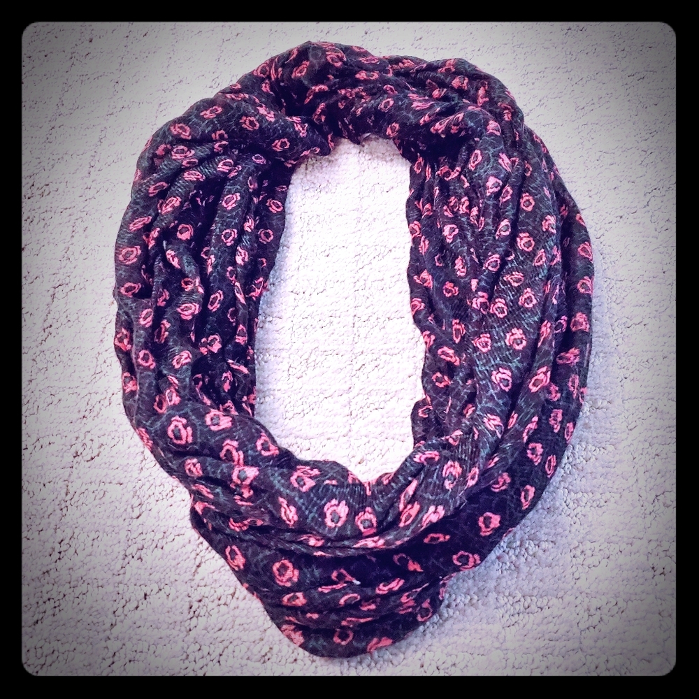 Infinity scarf